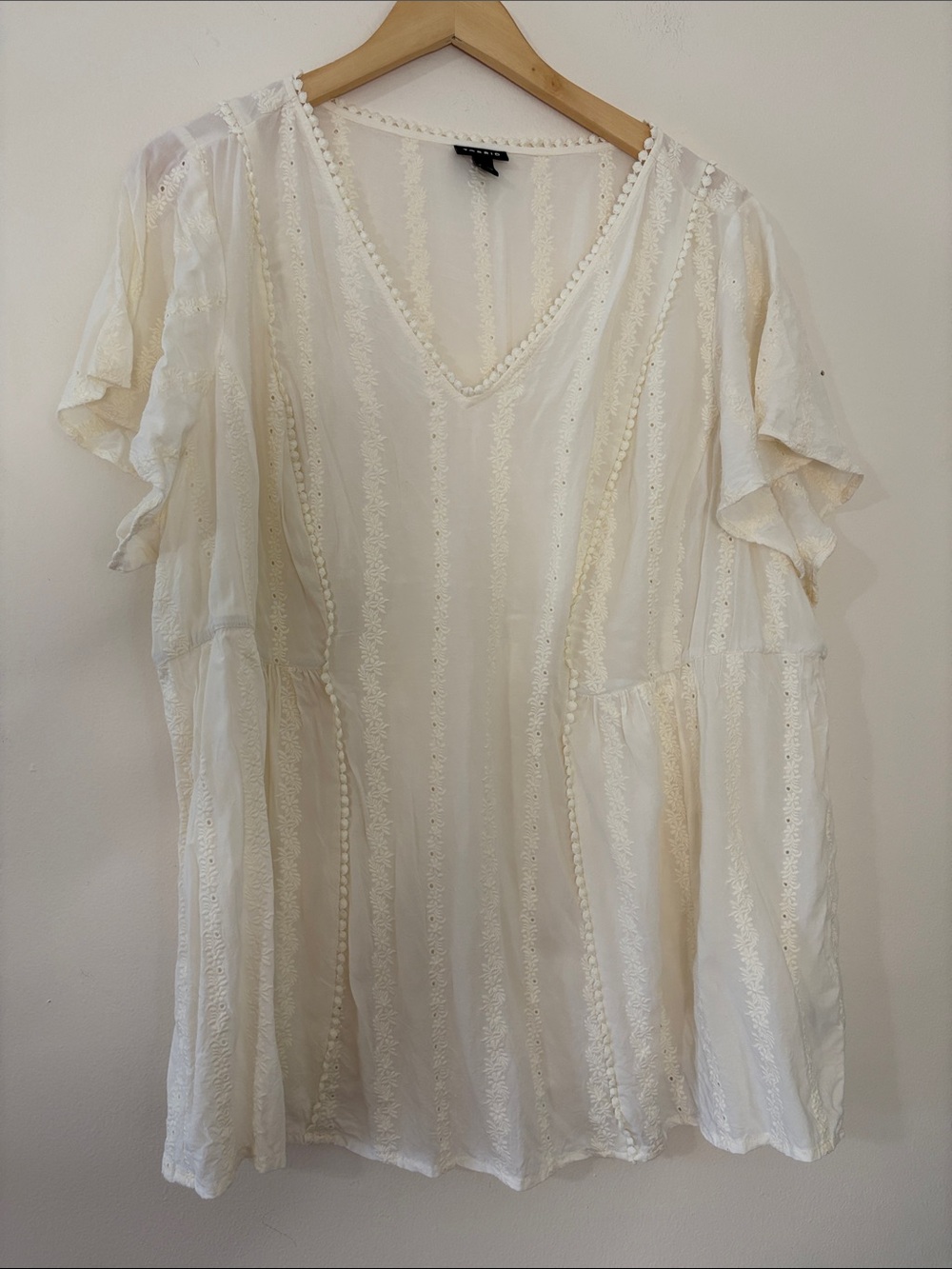 Torrid Embroidered Short Sleeve Top Blouse Cream Plus V-Neck Boho Plus Size 3X